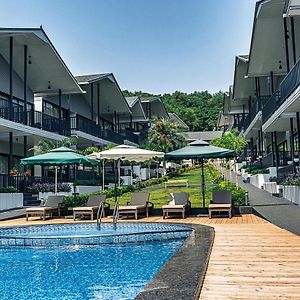 Oralia Resort